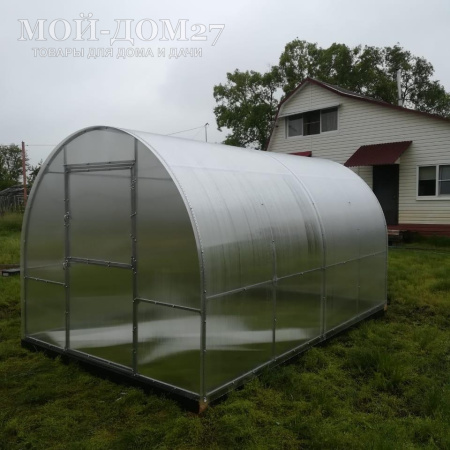 Теплица Трубная 2,5х4 метра с поликарбонатом | Мой-Дом27 | Каркас изготовлен из оцинкованной замкнутой трубы 20*20 мм.<br>
 <b>Ширина - 2,5 метра.</b> Высота - 2,15 метра. Длина - 4 метра.<br>
 Выдерживаемая снеговая нагрузка - 100 кг/м2. Выдерживаемая ветровая нагрузка - до 22 м/с. <br>
 Расстояние между дугами 1 метр. <b>Толщина металла дуг 1,2 мм.</b> Ширина двери 0,96 метра.<br>